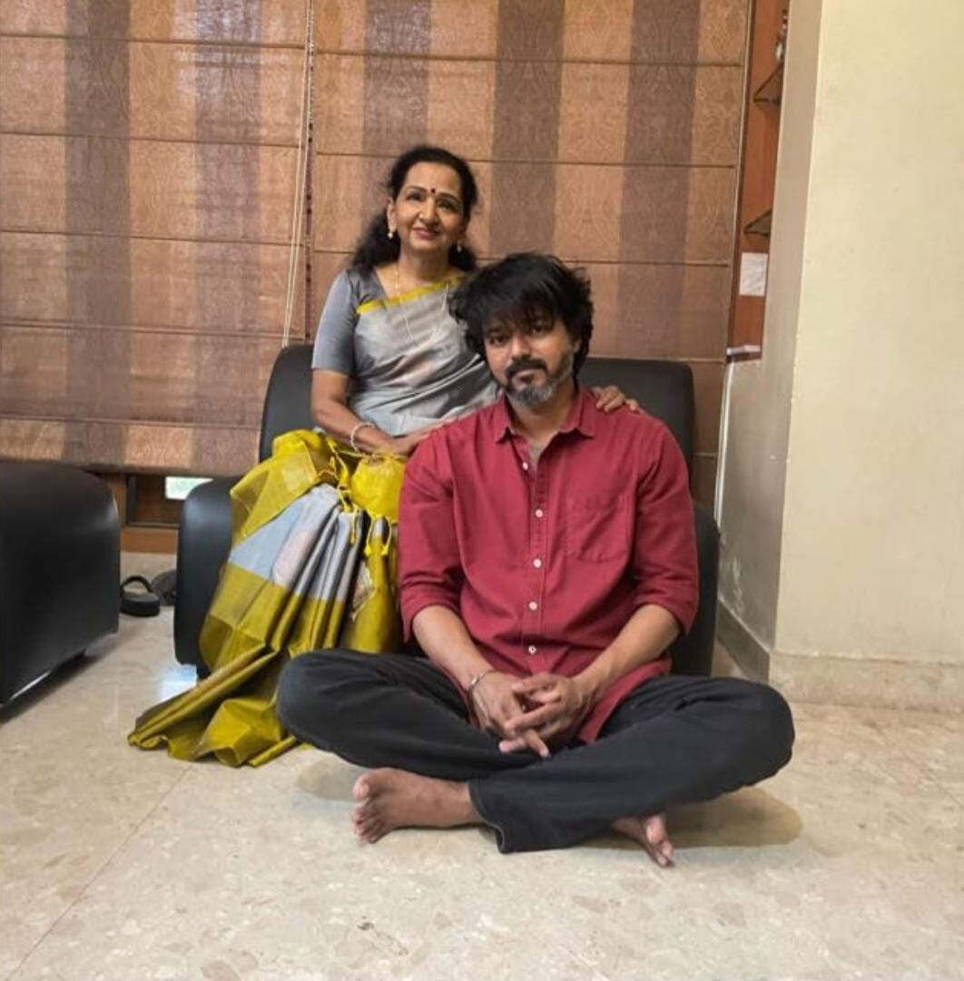 Thalapathy Vijay parents